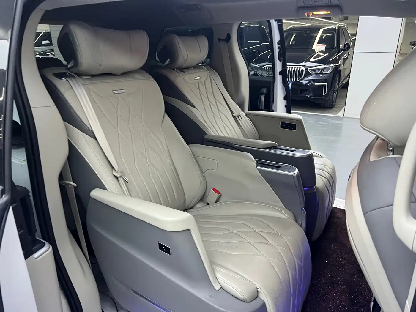 Buick GL8 2021 Land Business Class 652T Luxury фото 15