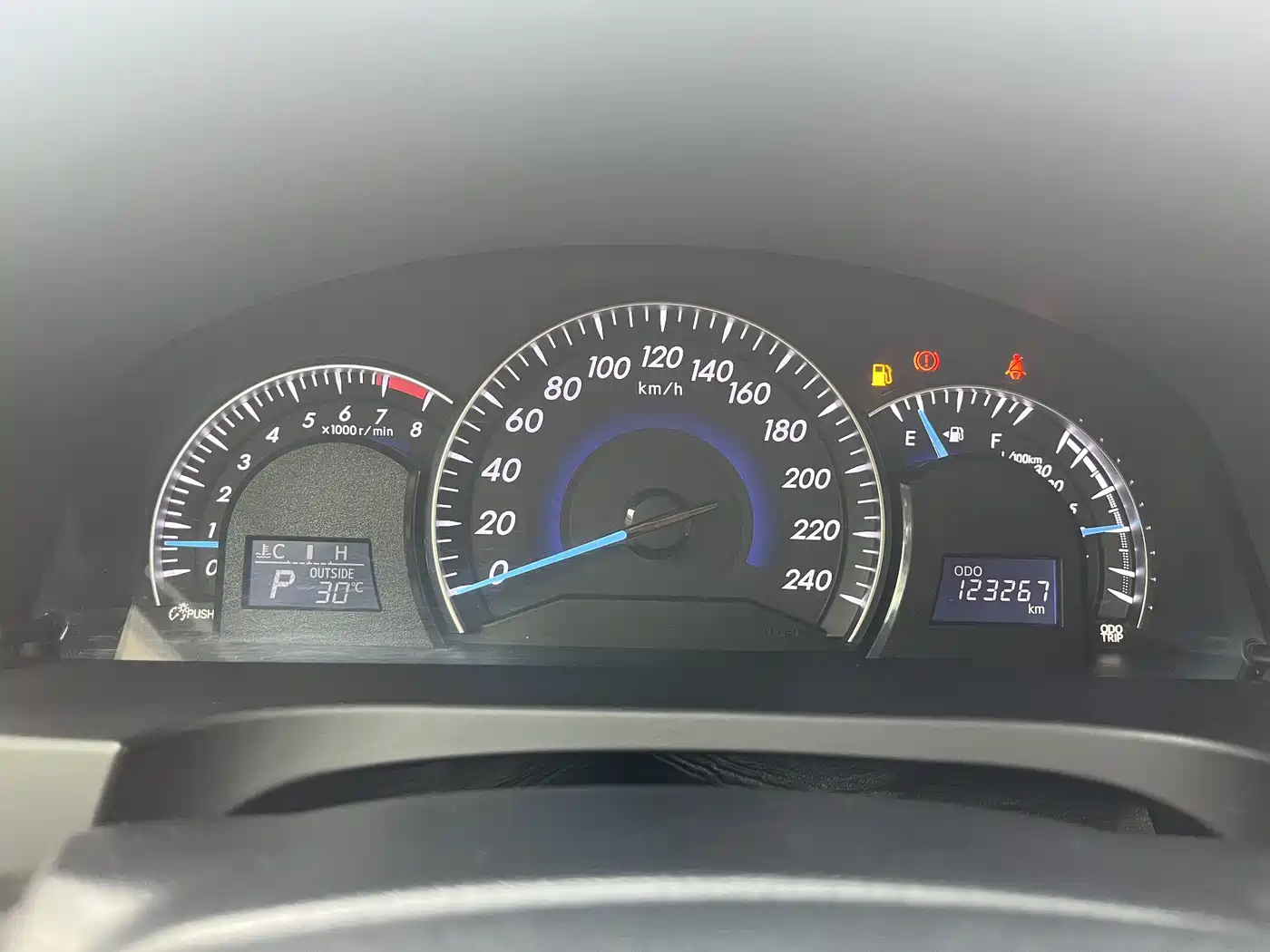 Toyota Camry 2015 2.0G Leading Edition фото 27