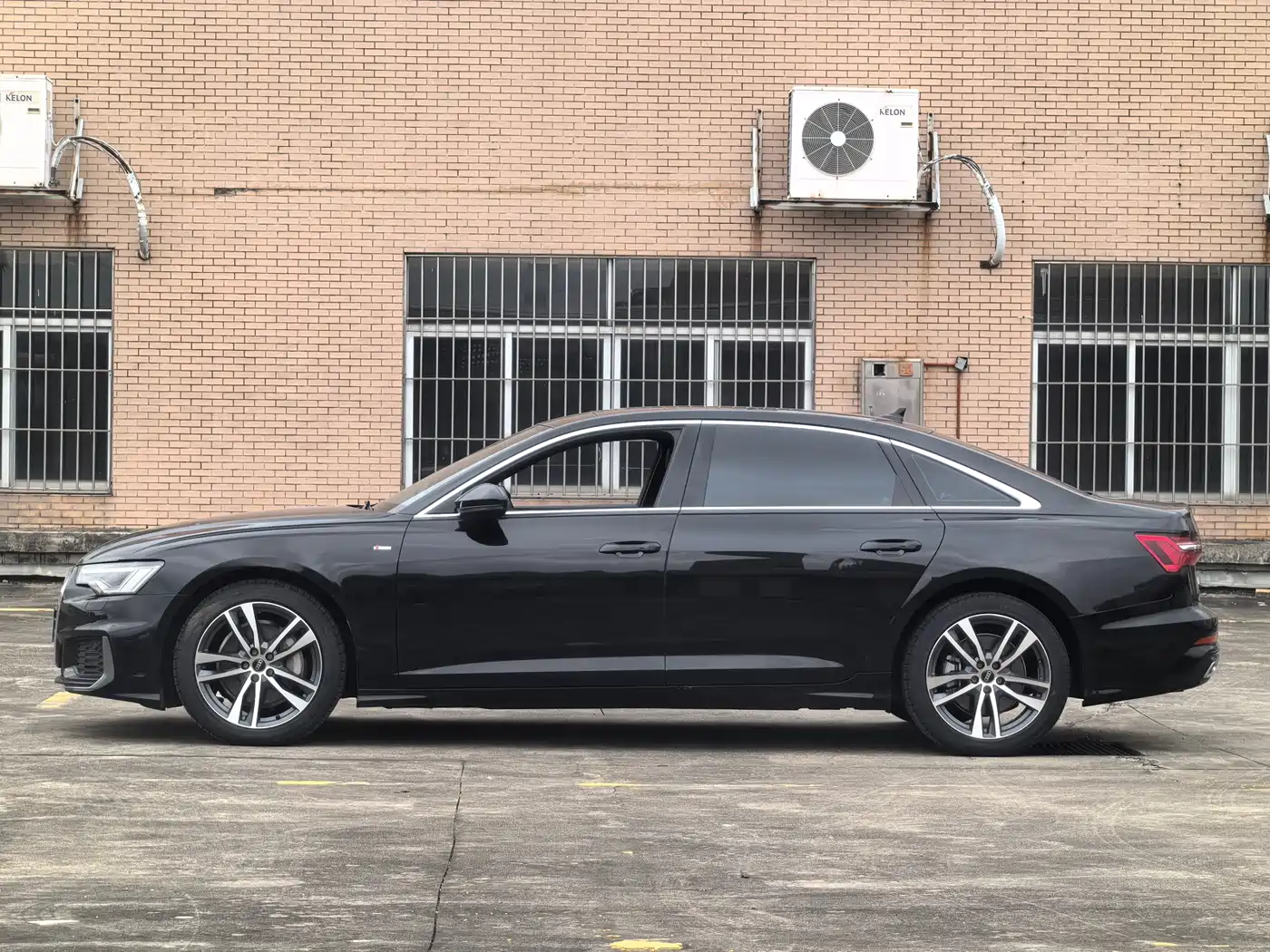 Audi A6L 2022 40 TFSI Luxury Dynamic фото 4