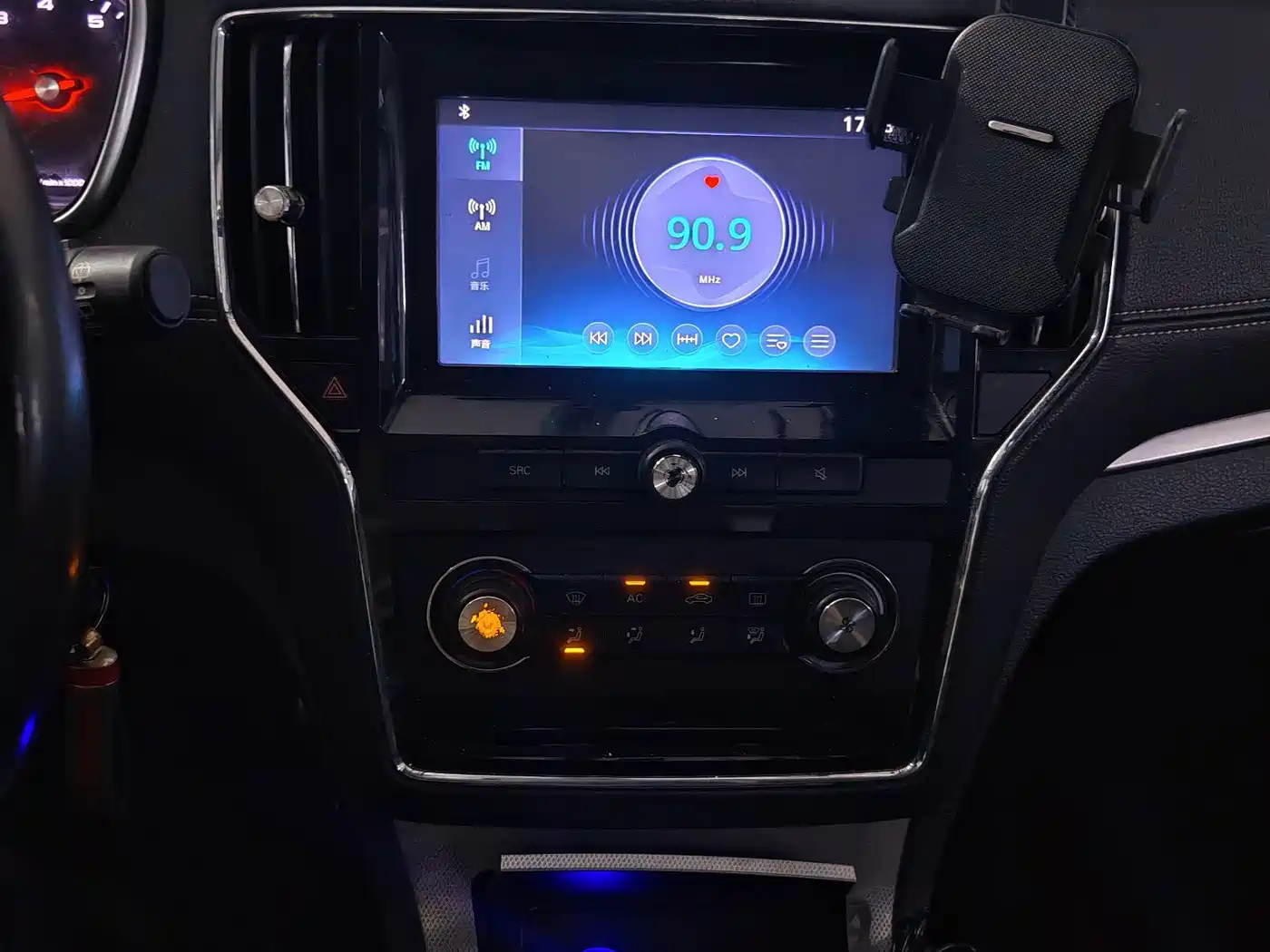 Фото 9 - Roewe RX5