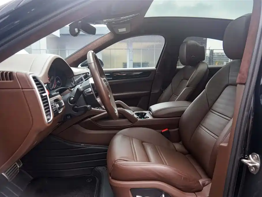 Porsche Cayenne 2020 Cayenne S Coupé 2.9T фото 23
