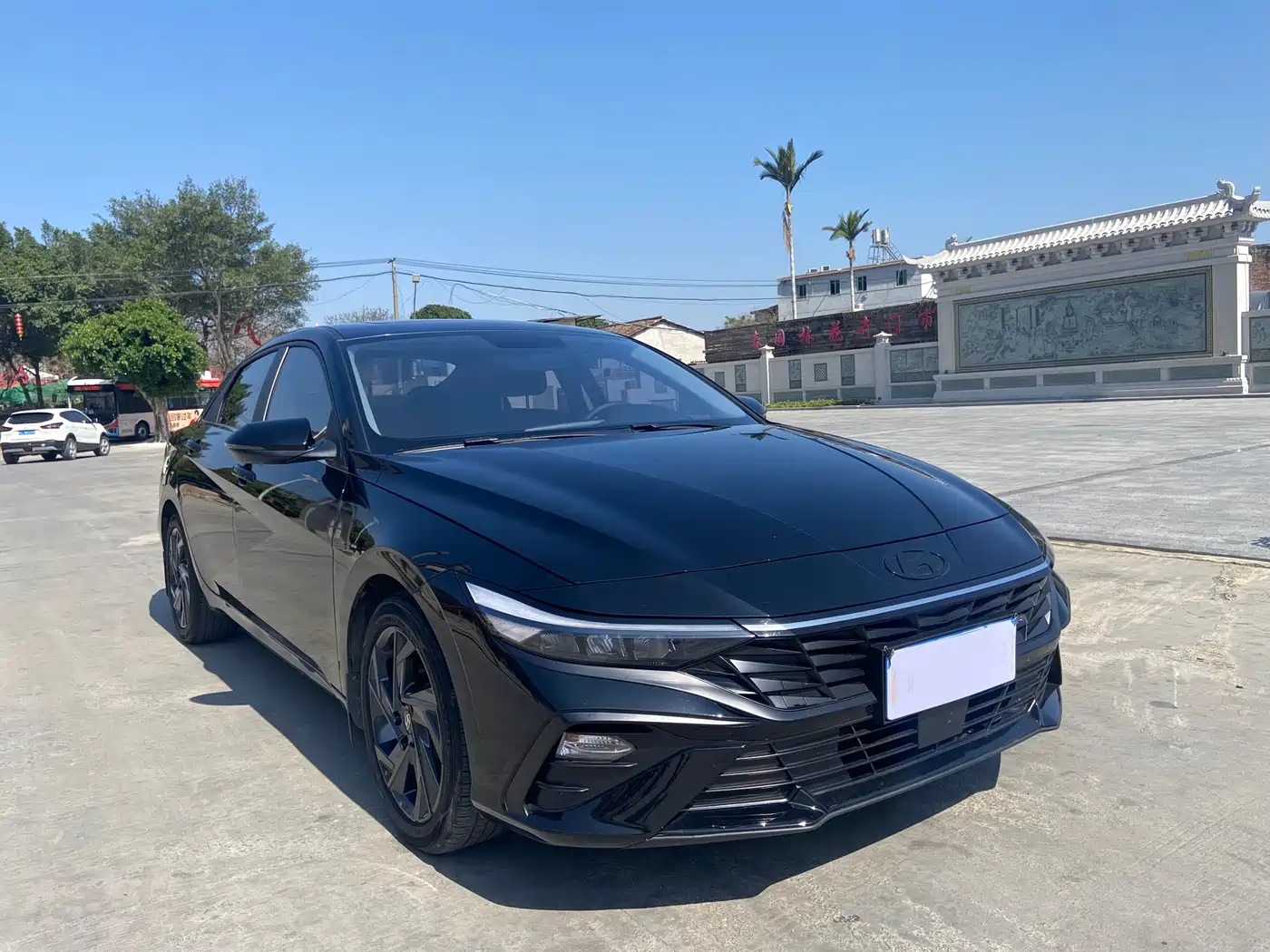 Hyundai Elantra 2023 1.5L CVT GLX Elite Edition фото 3