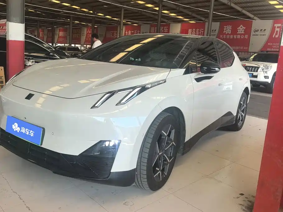Lynk & Co Z20 2025