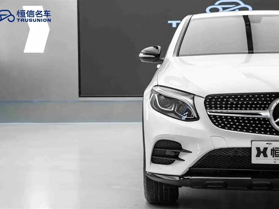 Mercedes-Benz GLC Coupe 2019 GLC 200 4MATIC Coupe SUV фото 8