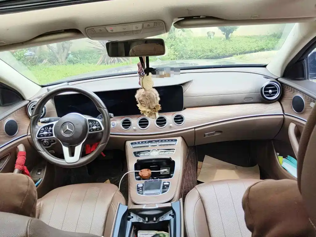 Mercedes-Benz E-Class, миниатюра 12