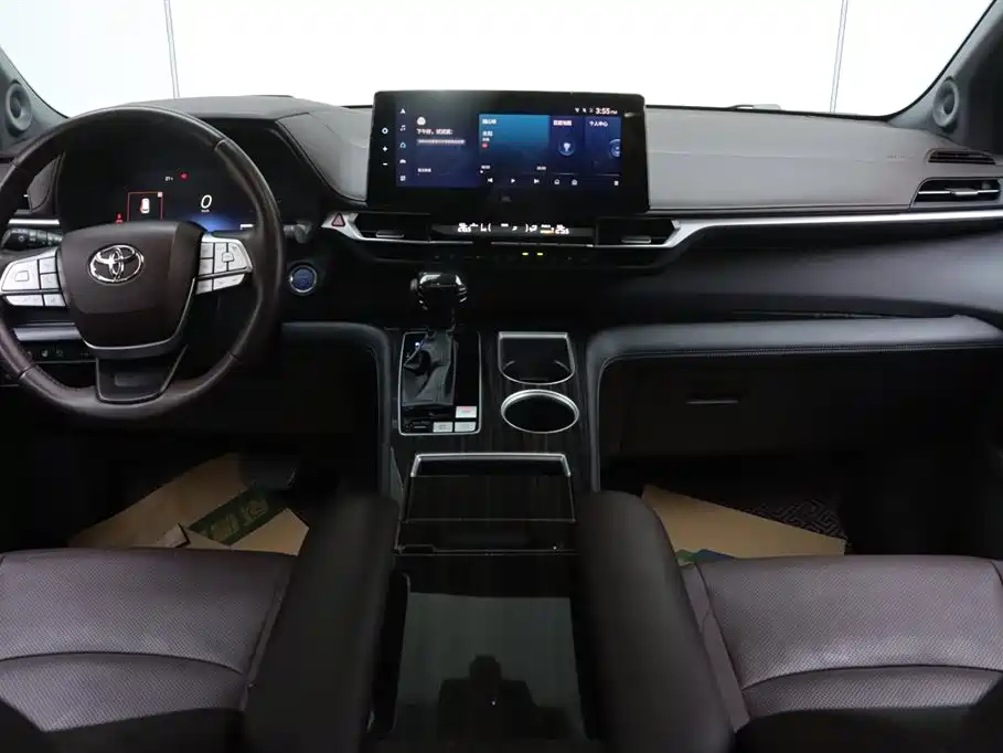 Toyota Sienna 2021 2.5L Hybrid Platinum Edition фото 26