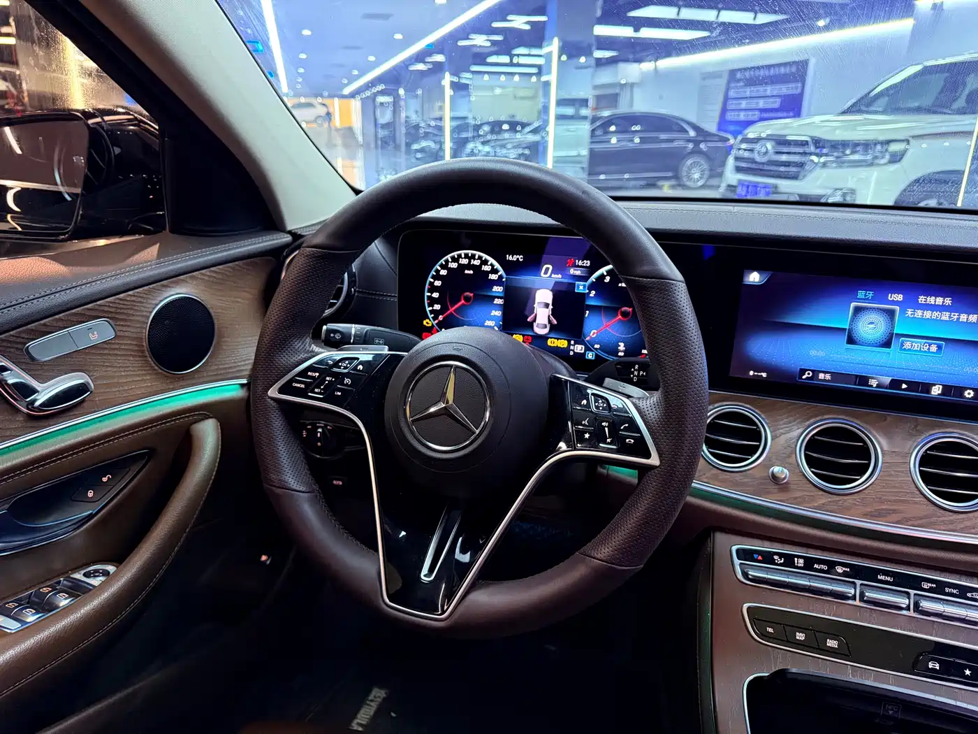 MERCEDES-BENZ E CLASS