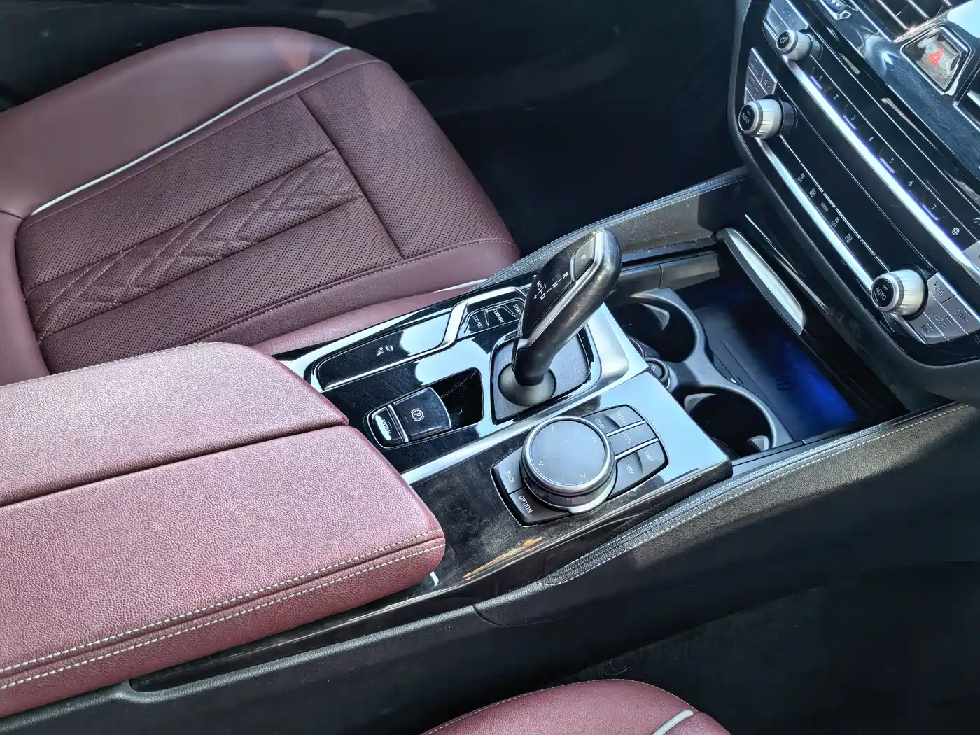 BMW 5 Series 2021 525Li M Sport Package фото 8