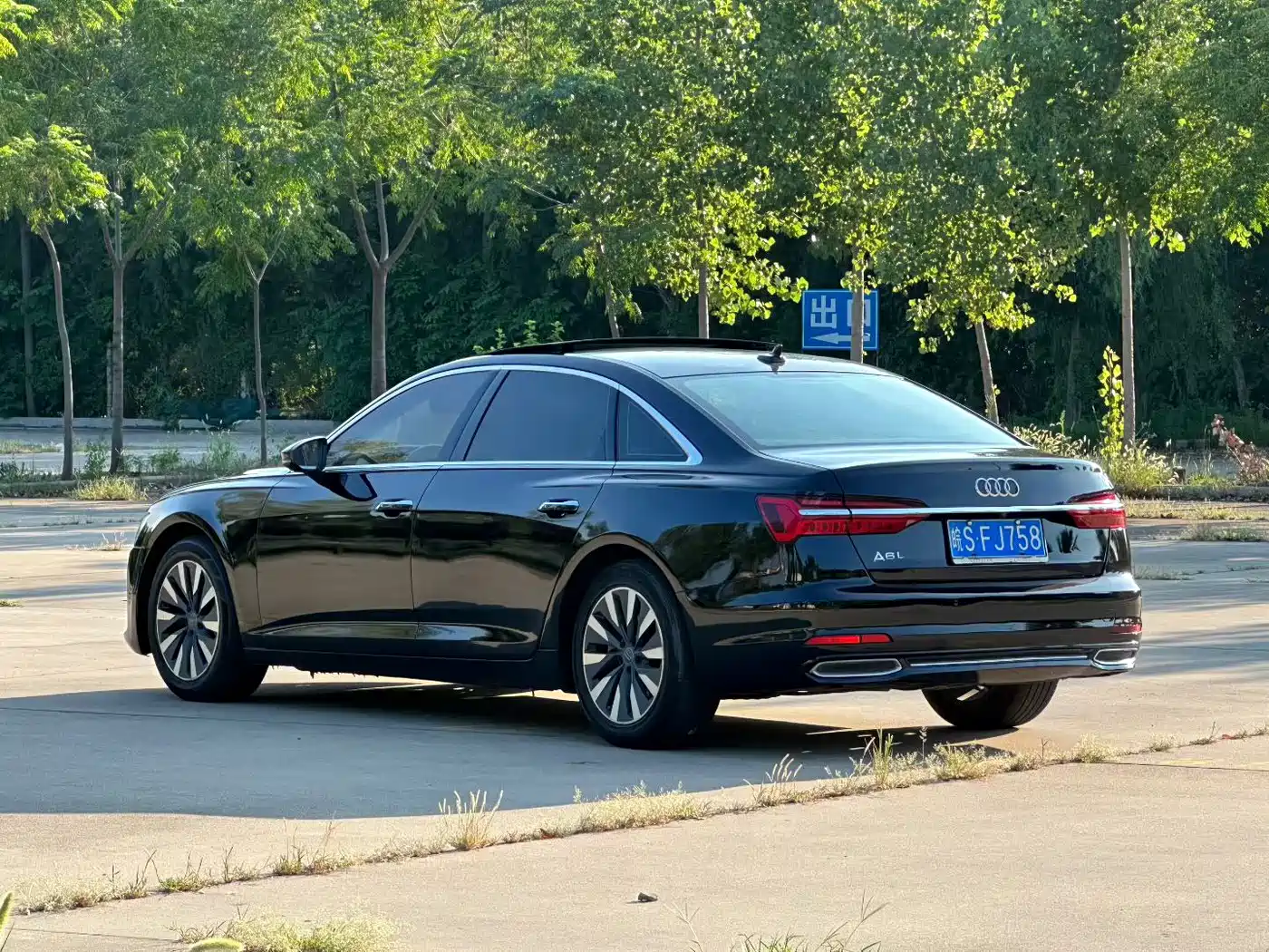 Фото 4 - Audi A6L