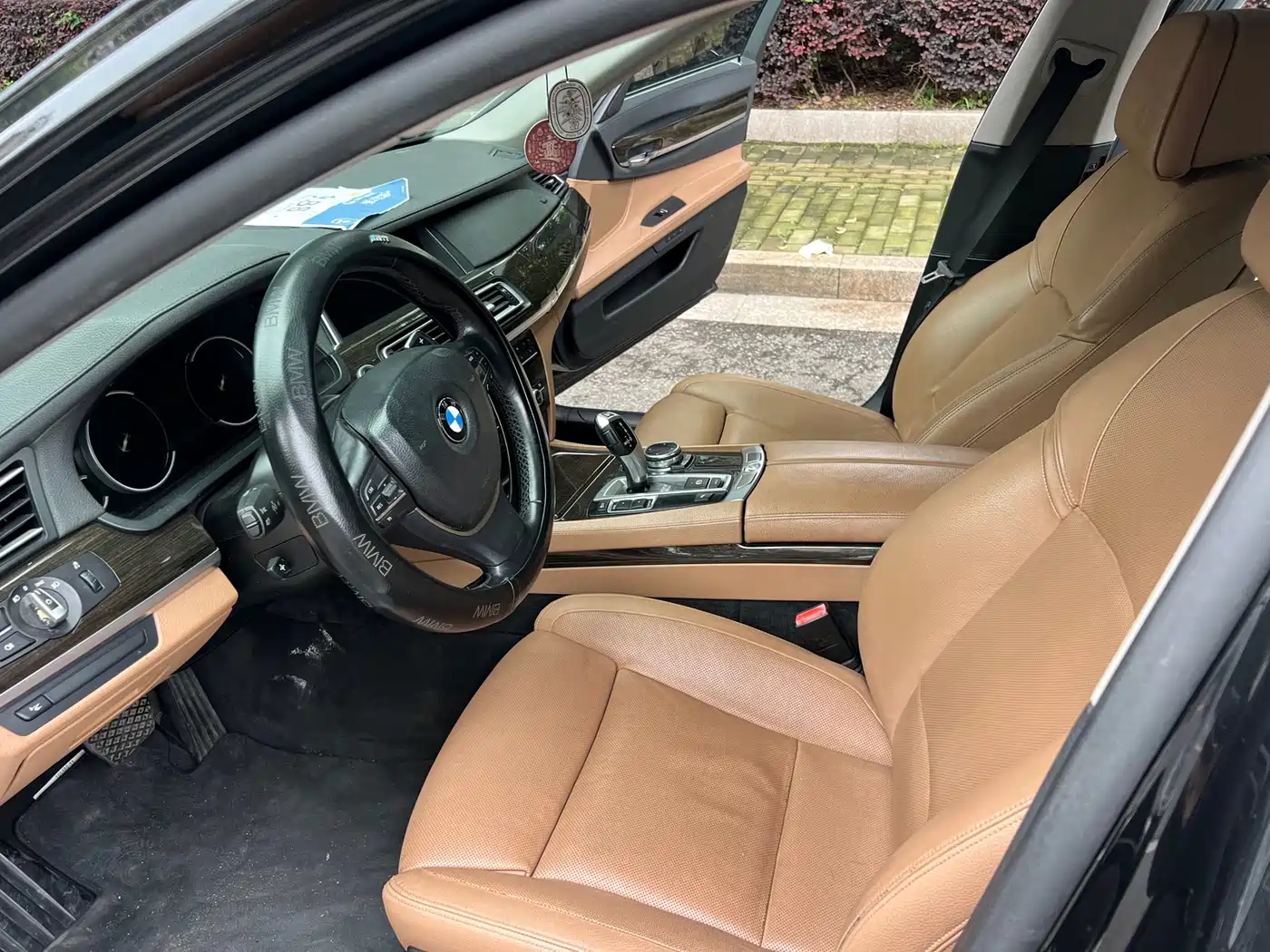 Фото 25 - BMW 7 Series