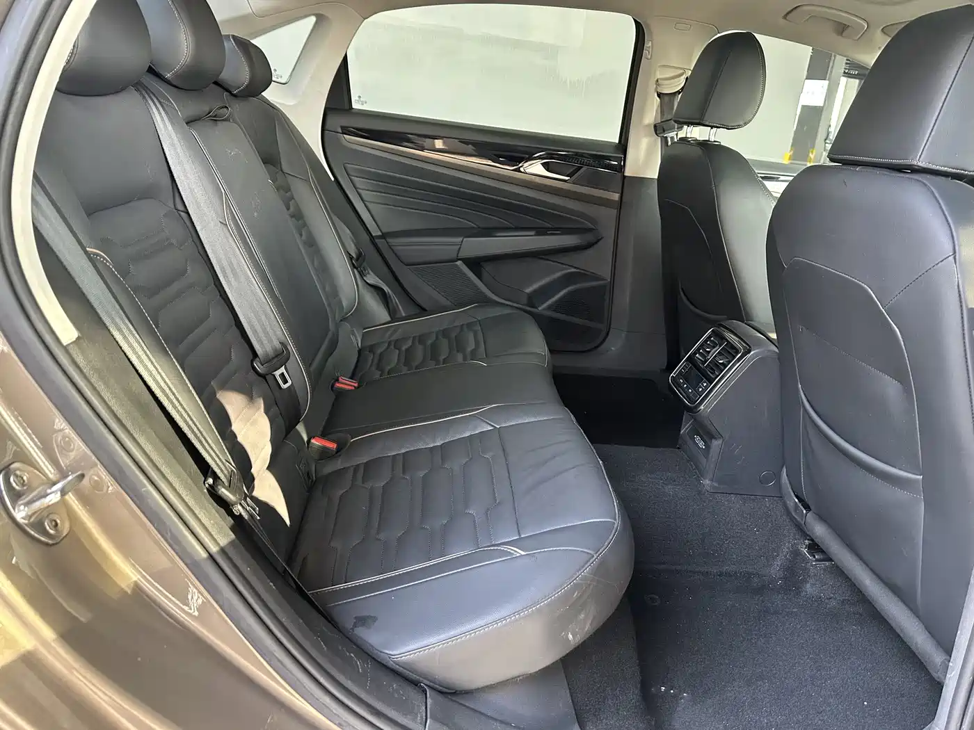 Volkswagen Passat 2019 330TSI Elite Version China VI фото 10