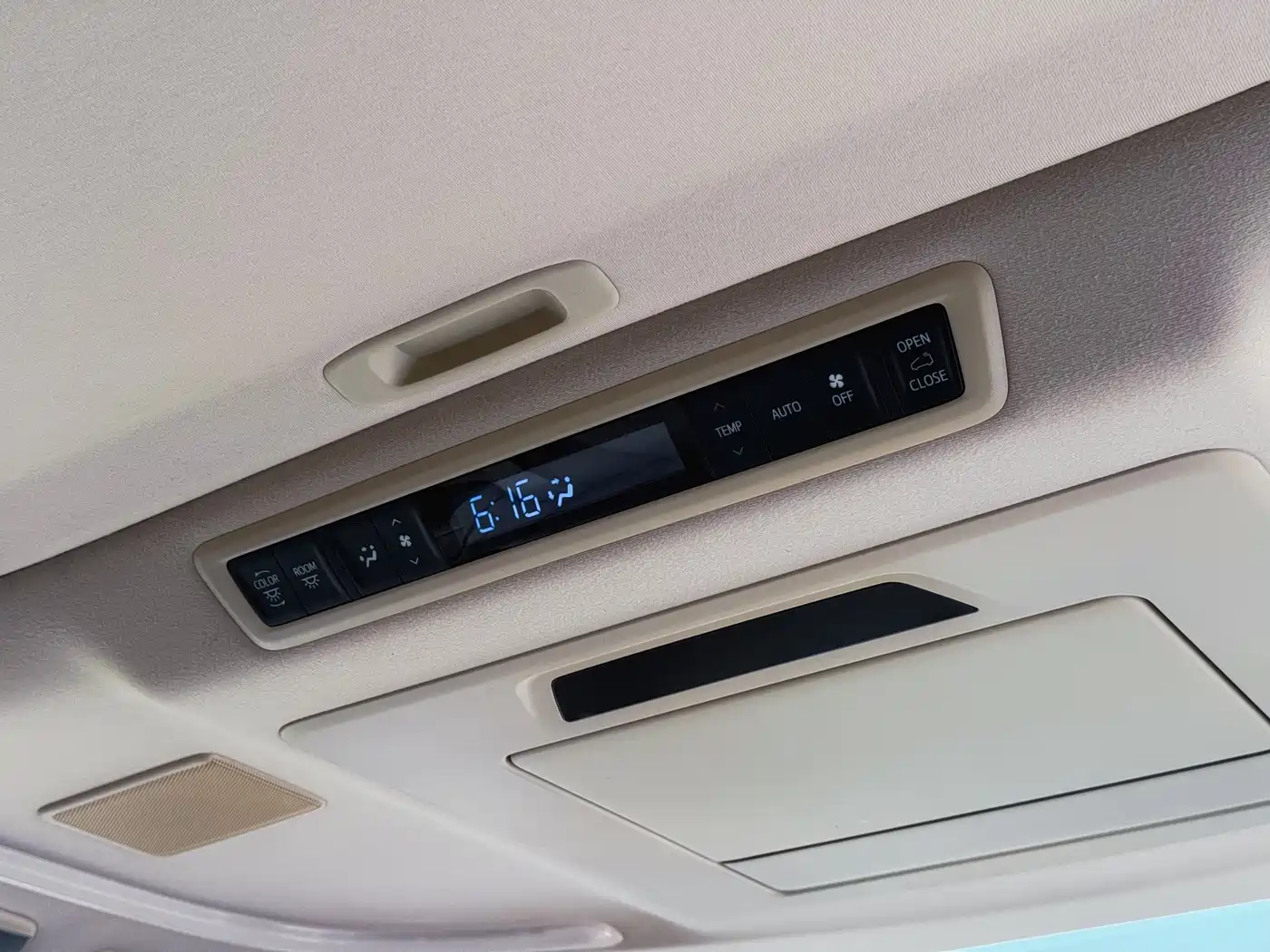 Toyota Alphard 2019 Hybrid 2.5L Premium Edition фото 14