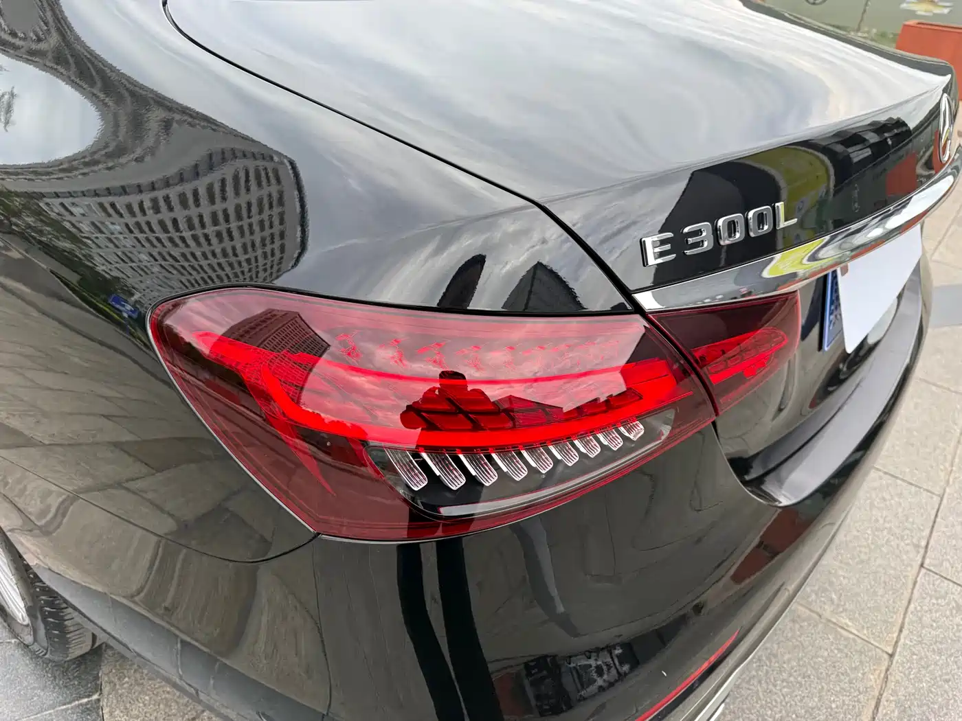 Mercedes-Benz E-Class 2022 E 300 L Fashion фото 39