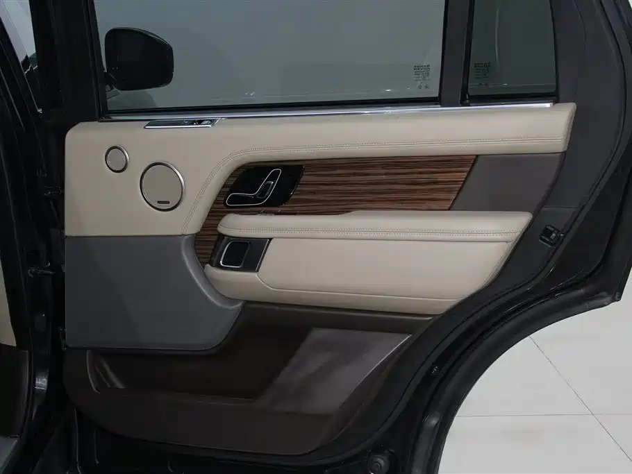 Land Rover Range Rover 2018 3.0 SC V6 Vogue Heritage Extended Edition фото 14