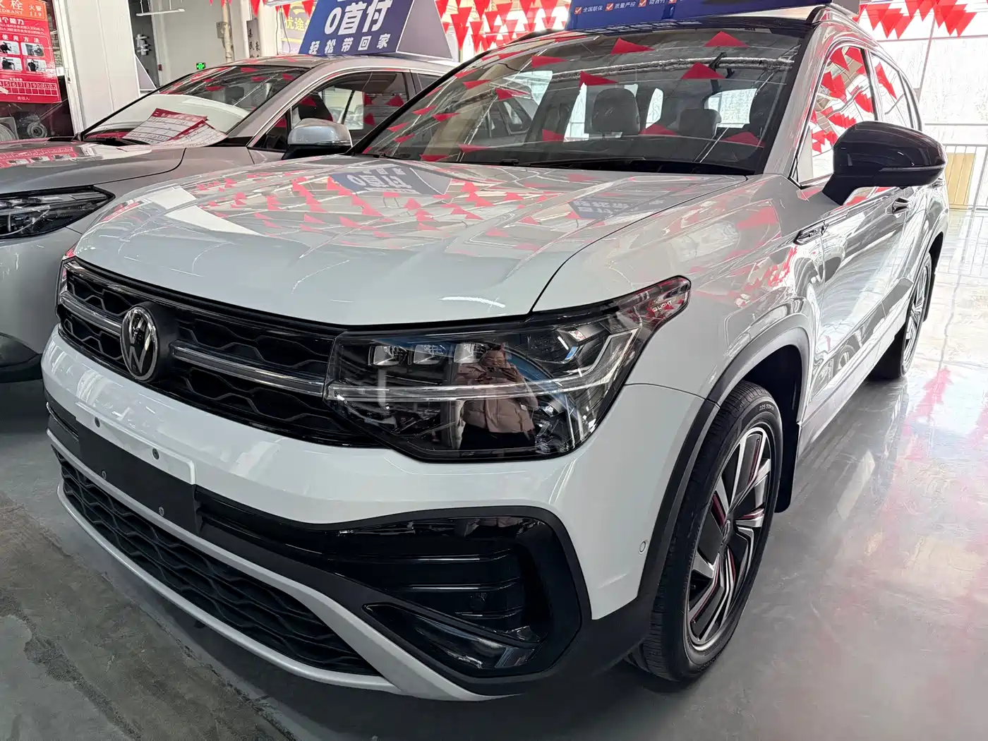 Volkswagen Tharu 2024 300TSI 2WD Moon Premium Edition