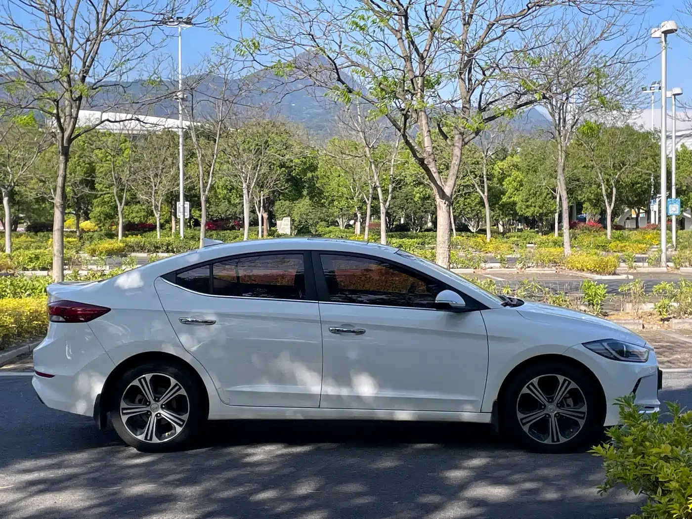 Hyundai Elantra 2018 1.4T DCT Dynamic·Vitality Model фото 11