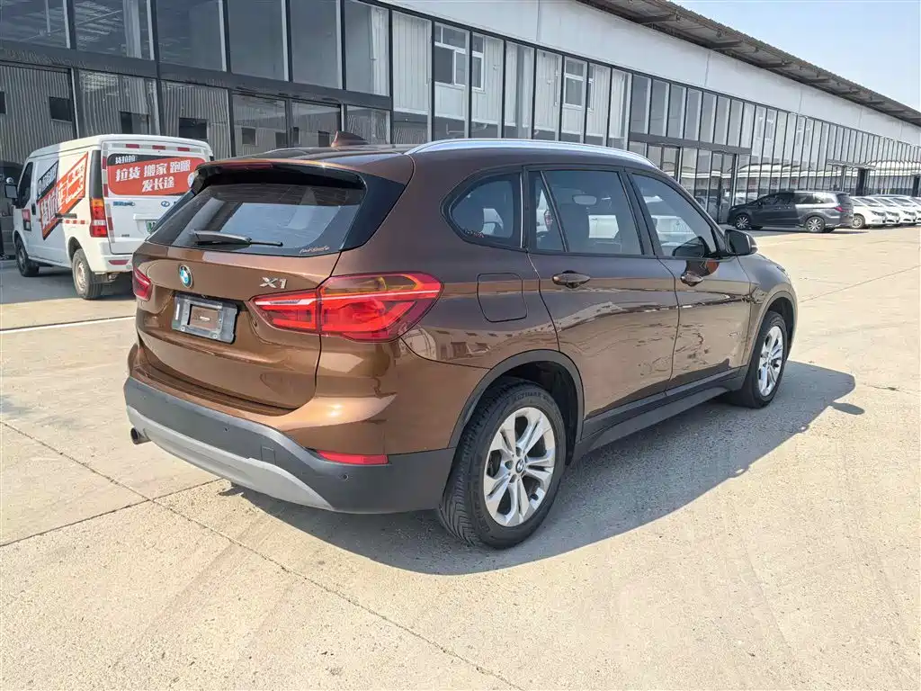BMW X1 2016 sDrive18Li Premium Model фото 9