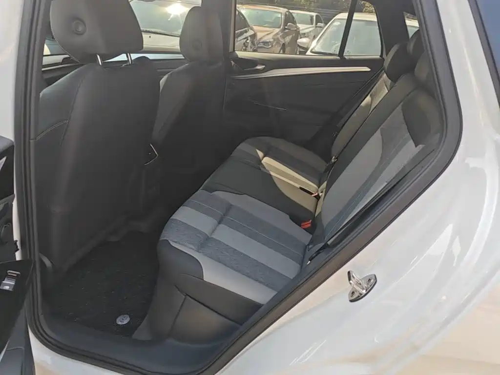 Volkswagen ID.4 CROZZ 2026 2025 Pure Enjoyment Edition