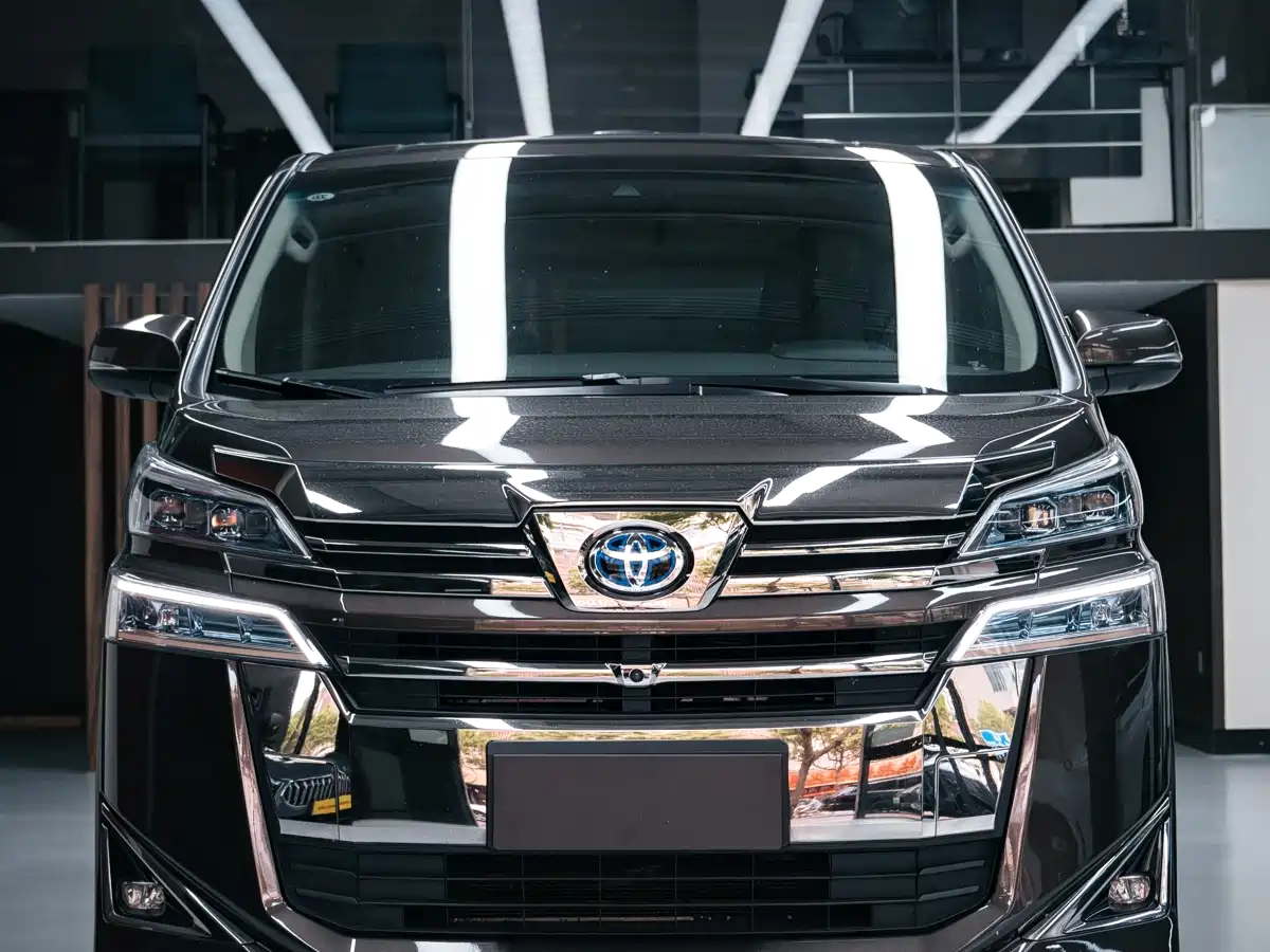 Toyota Vellfire 2019 Hybrid 2.5L HV Luxury Edition фото 2