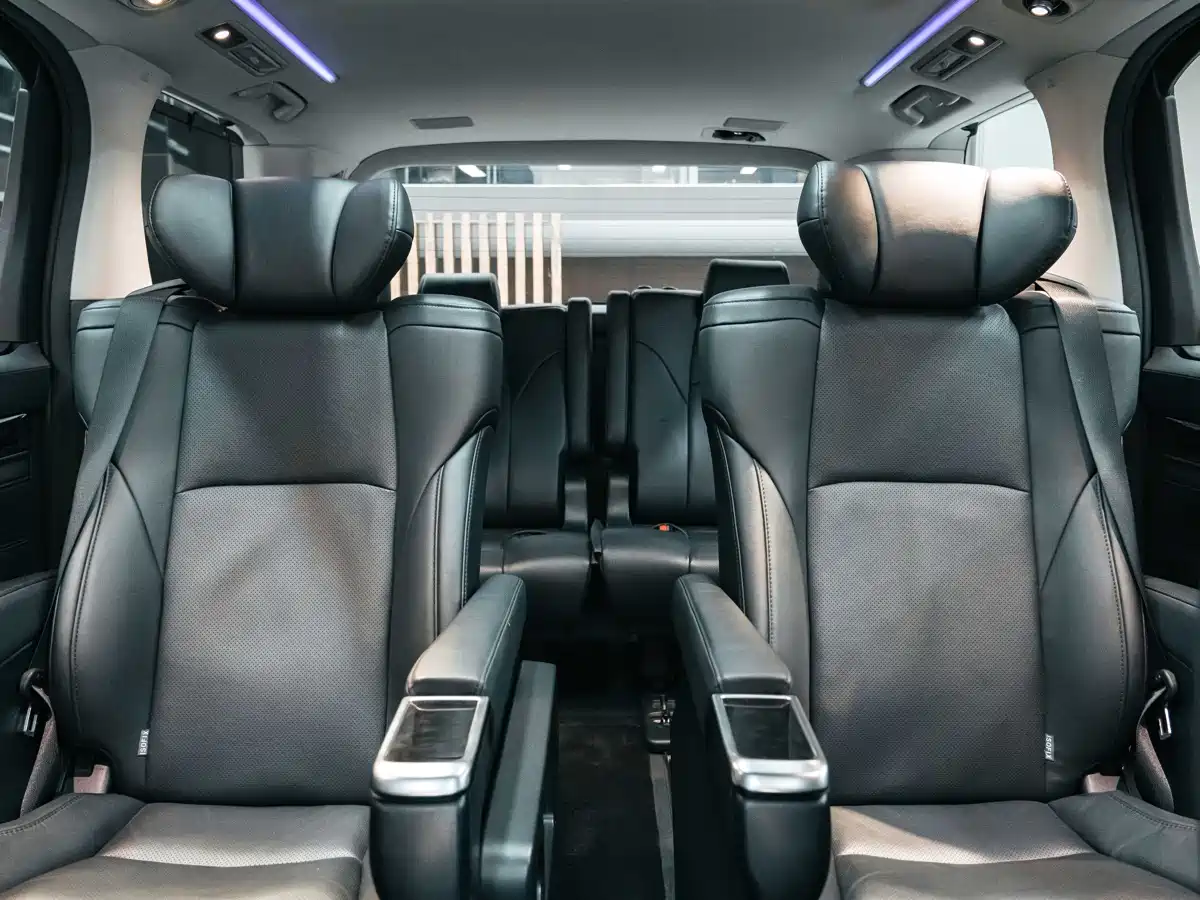 Toyota Vellfire 2019 Hybrid 2.5L HV Luxury Edition фото 23