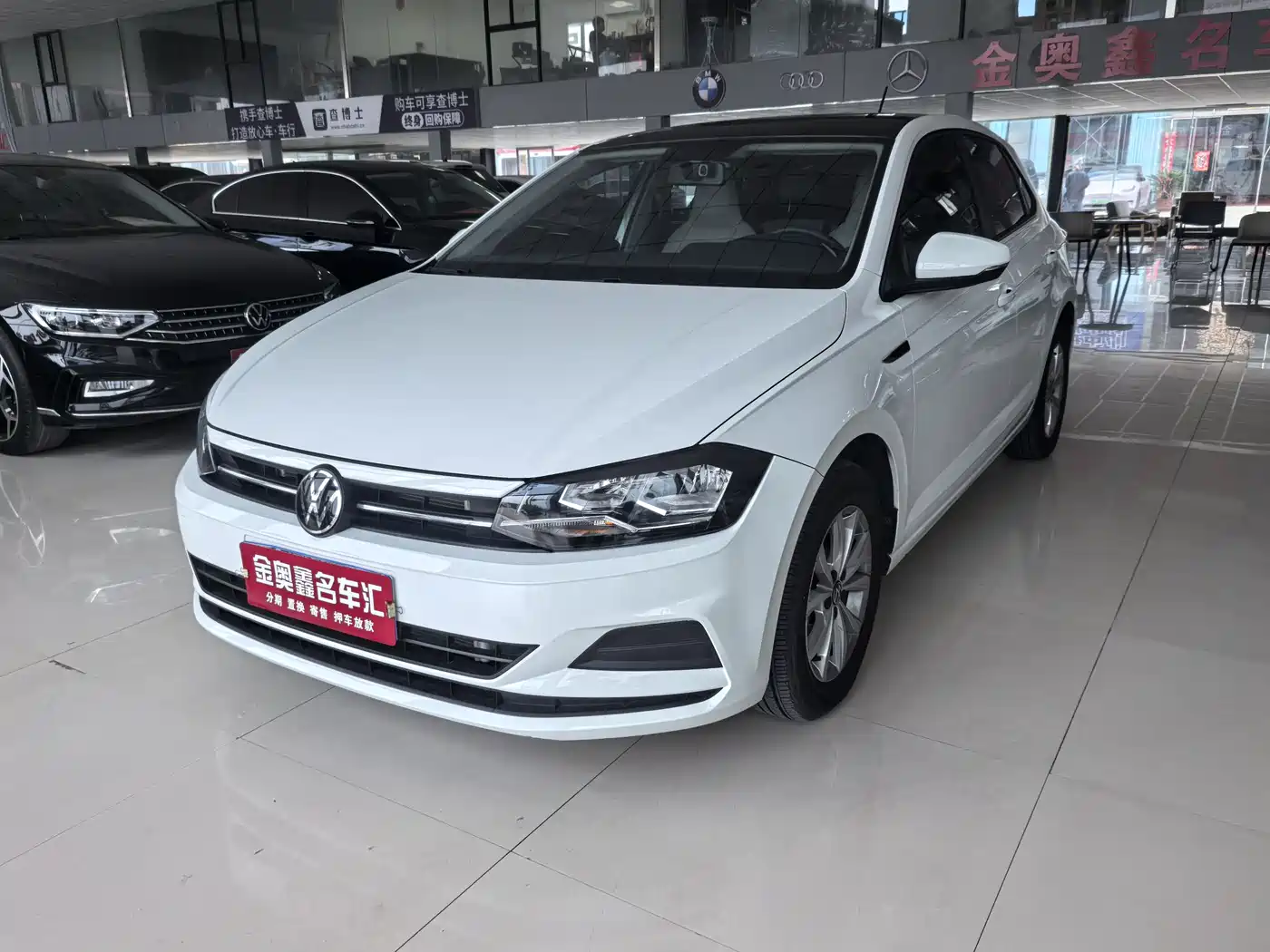 VOLKSWAGEN POLO