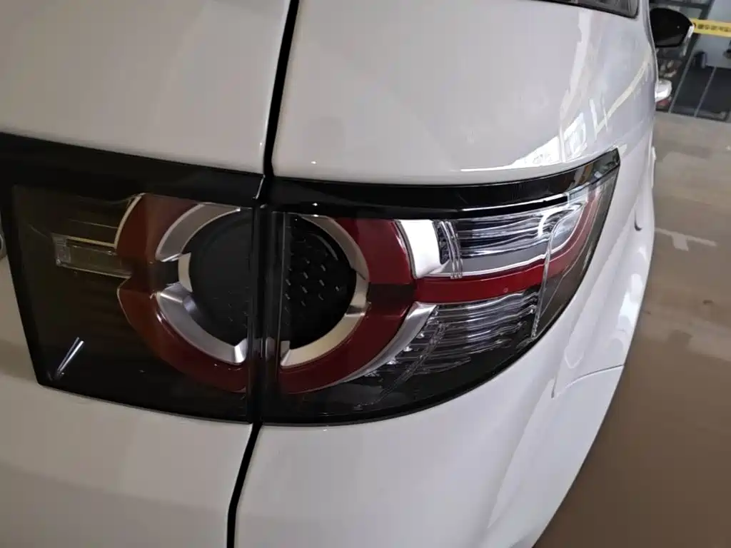 Photo 8 - Land Rover Discovery Sport