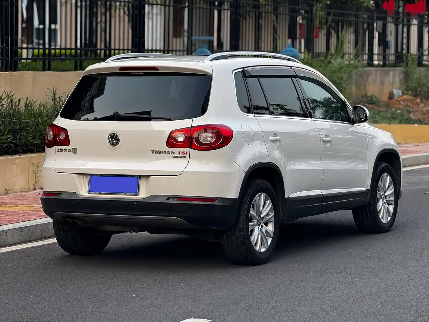 Volkswagen Tiguan 2010 2.0TSI Automatic AWD Flagship фото 19
