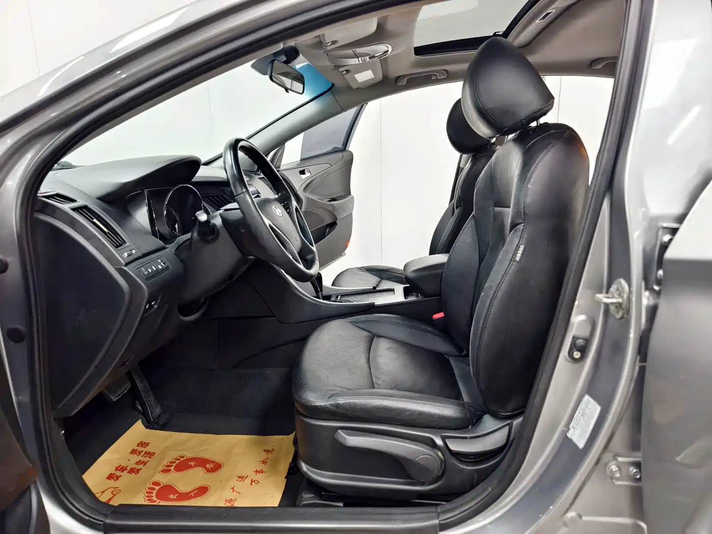 Hyundai Sonata 2011 2.0L Automatic Luxury фото 11
