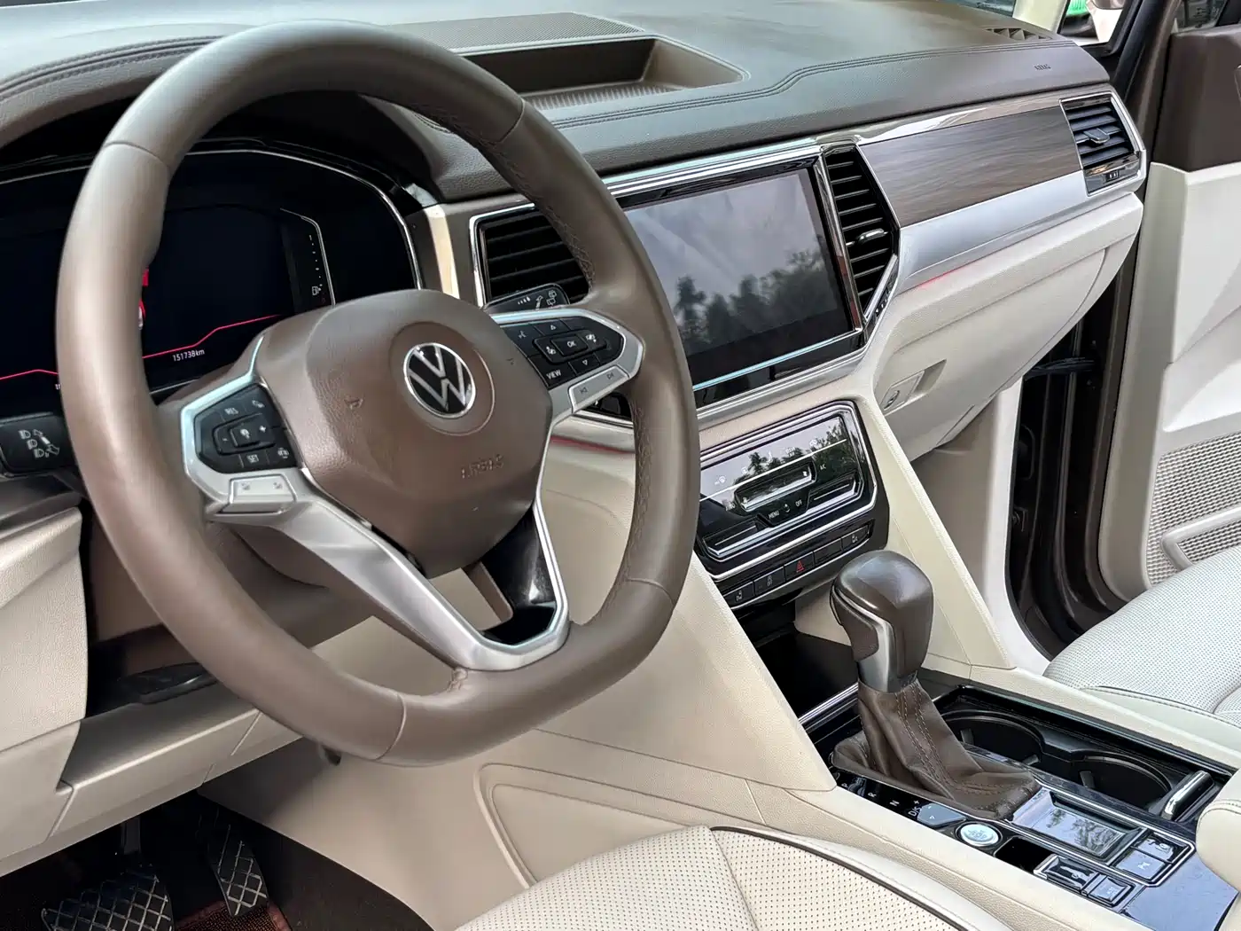 Volkswagen Viloran 2020 380TSI Premium фото 13