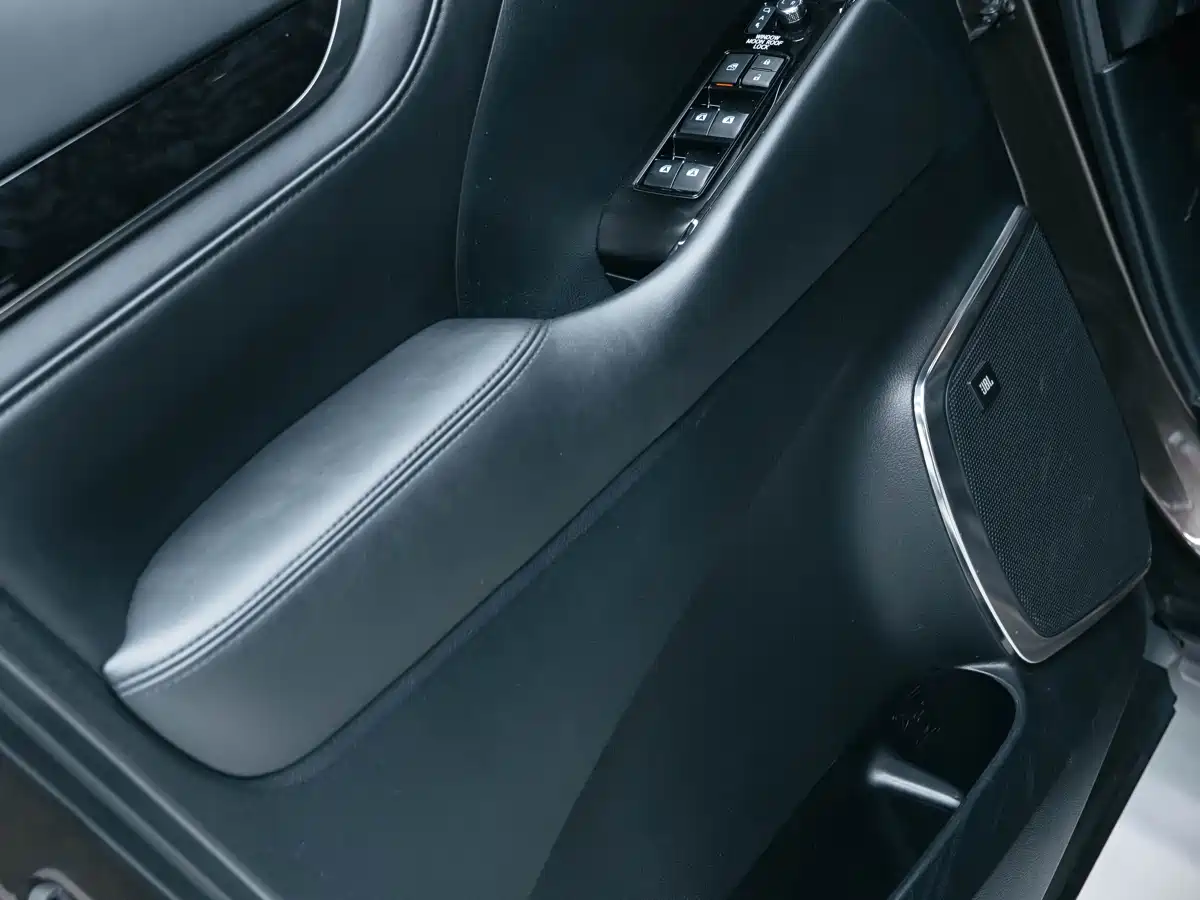 Toyota Vellfire 2019 Hybrid 2.5L HV Luxury Edition фото 15