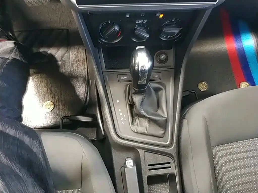 Volkswagen Lavida 2017 1.6L Automatic Trend Edition фото 14