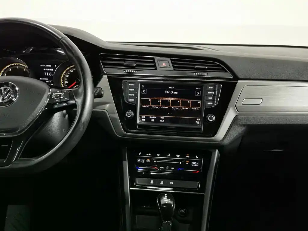 Volkswagen Touran 2021 2021 Touran L 280TSI DSG Cross Edition 7-seater
