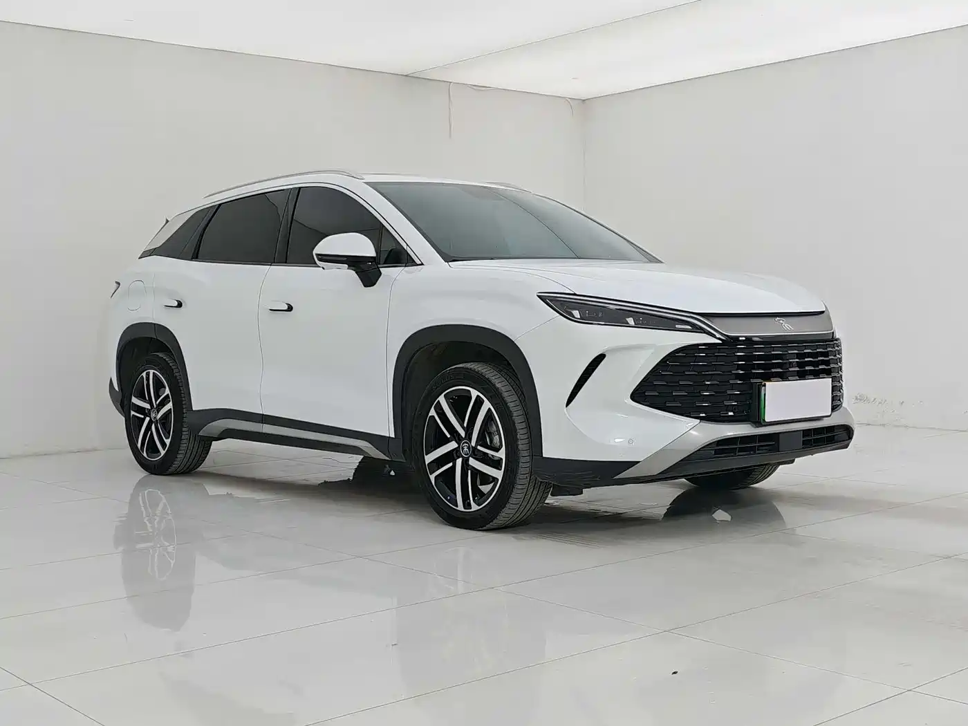 BYD Song L DM-i 2024 112km Leading Edition фото 3