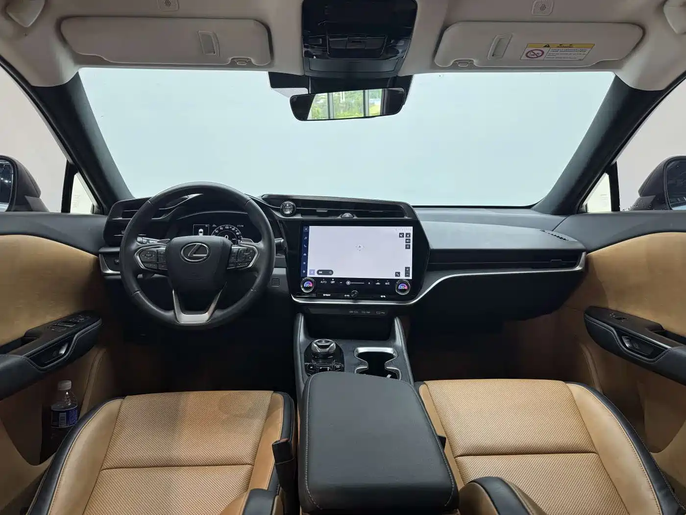 Lexus RZ 2023 450e 4WD Deluxe фото 11
