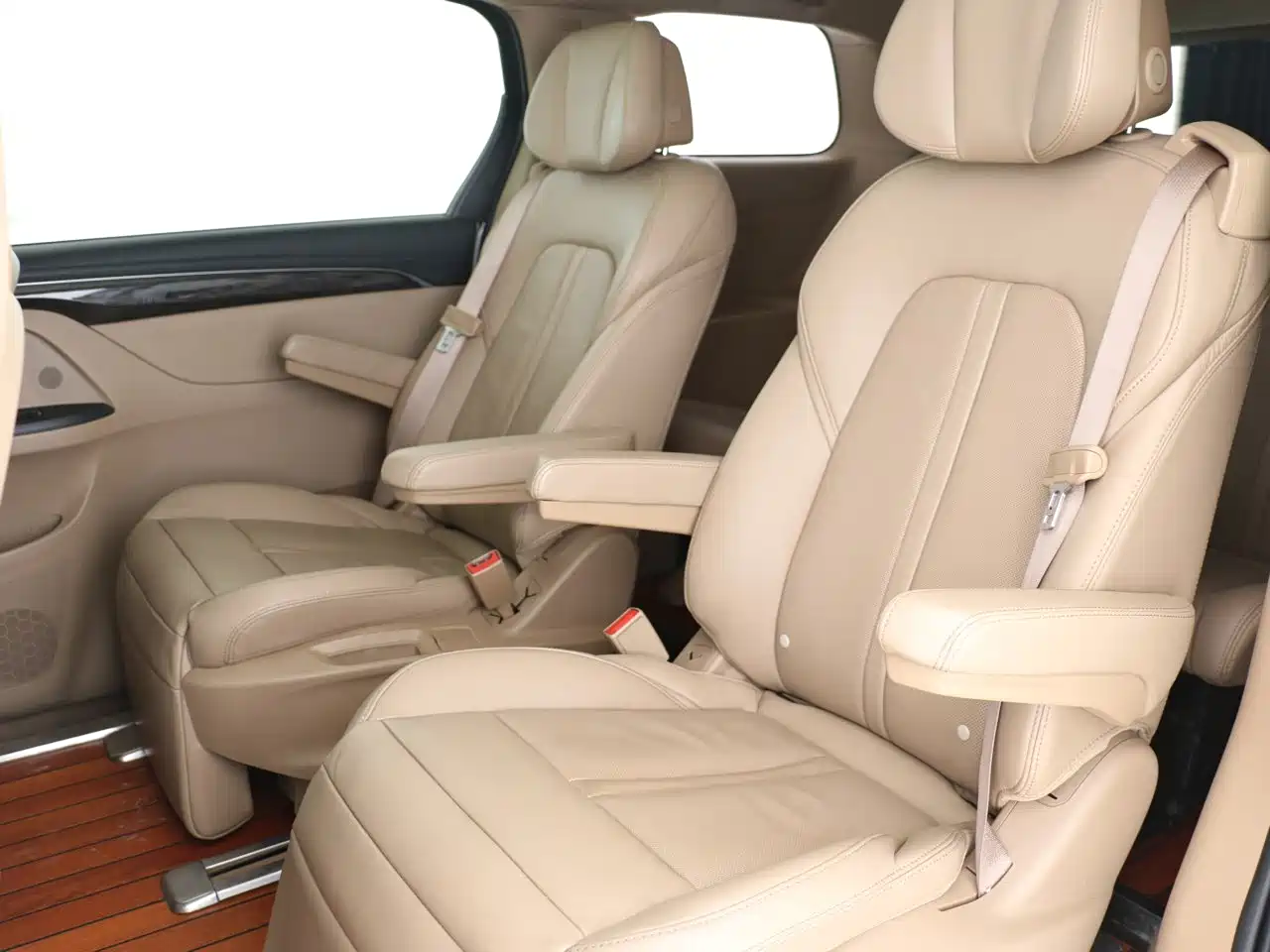 Buick GL8 2018 ES 28T Luxury Type China VI фото 6
