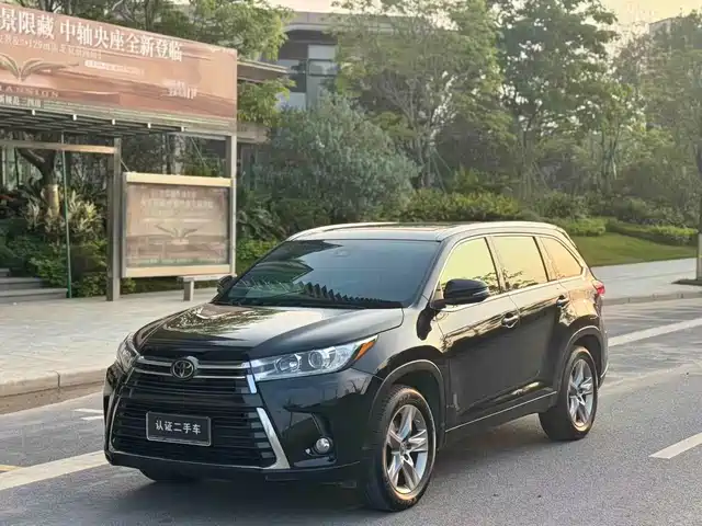 TOYOTA HIGHLANDER