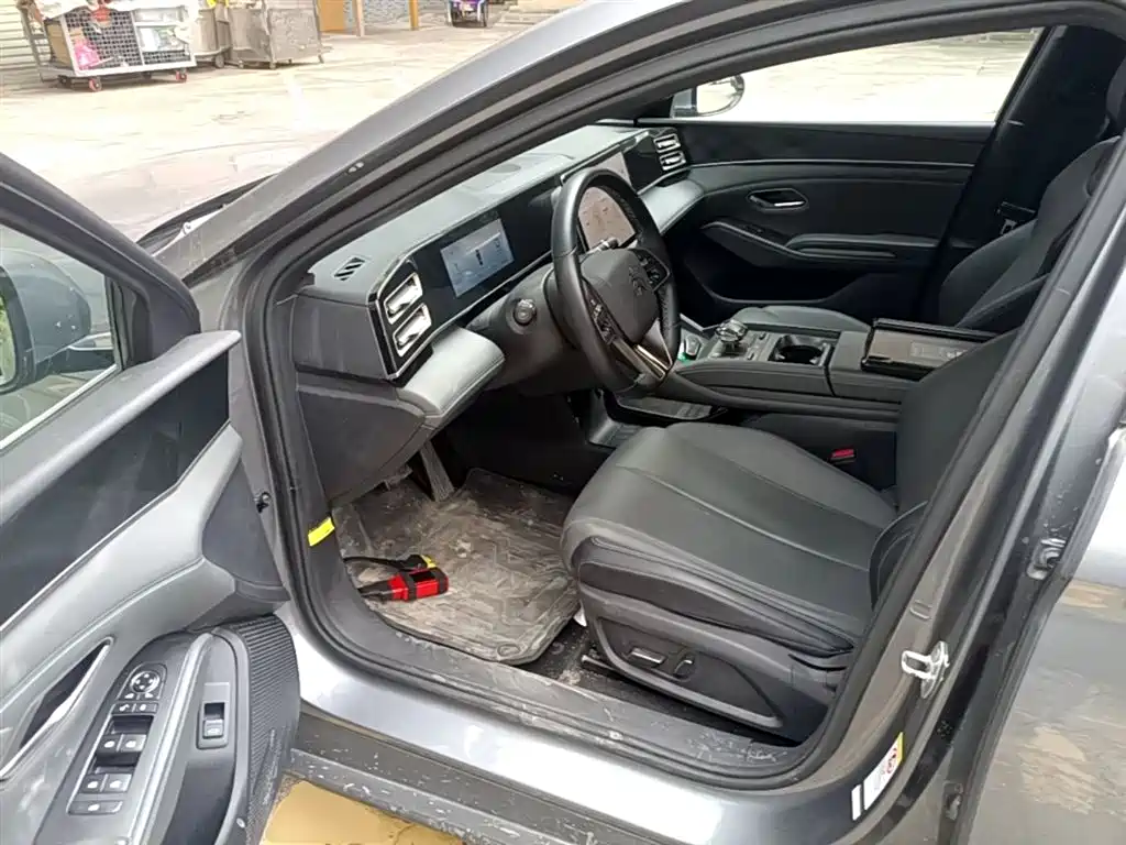 BYD Qin L 2024 DM-i 80KM Superior фото 16