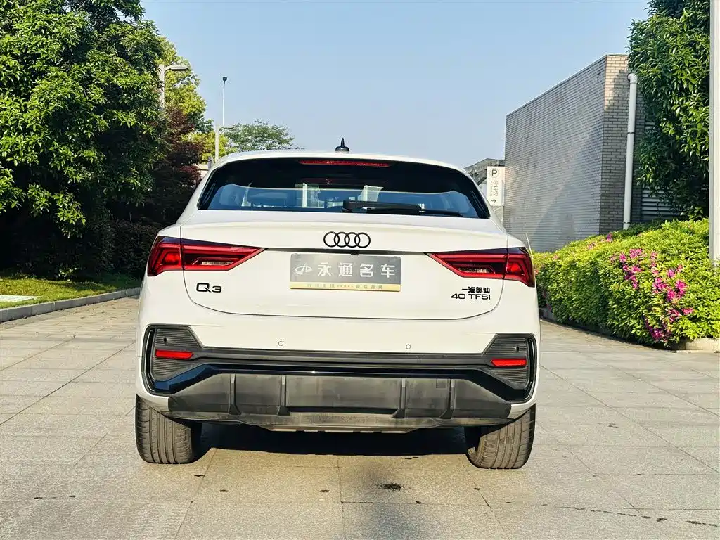Audi Q3 Sportback 2023 40 TFSI Fashion фото 16