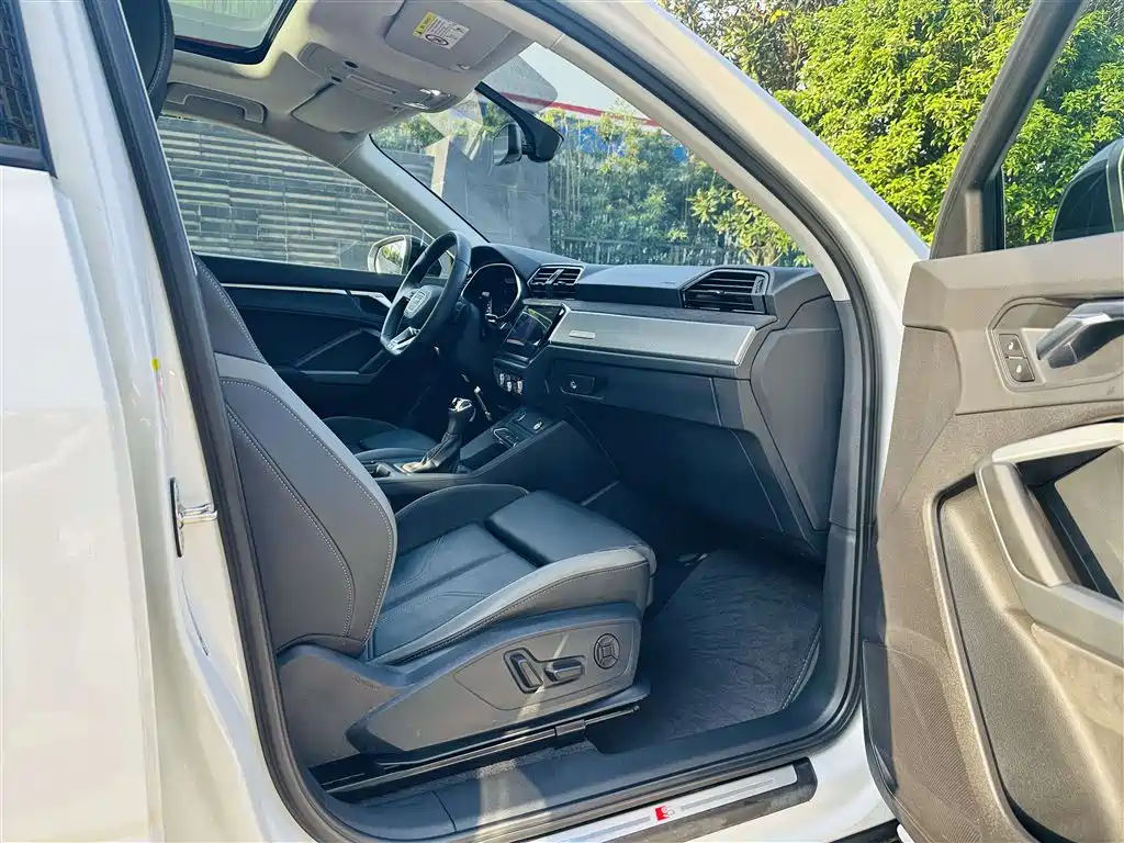 Audi Q3 Sportback 2023 40 TFSI Fashion фото 12