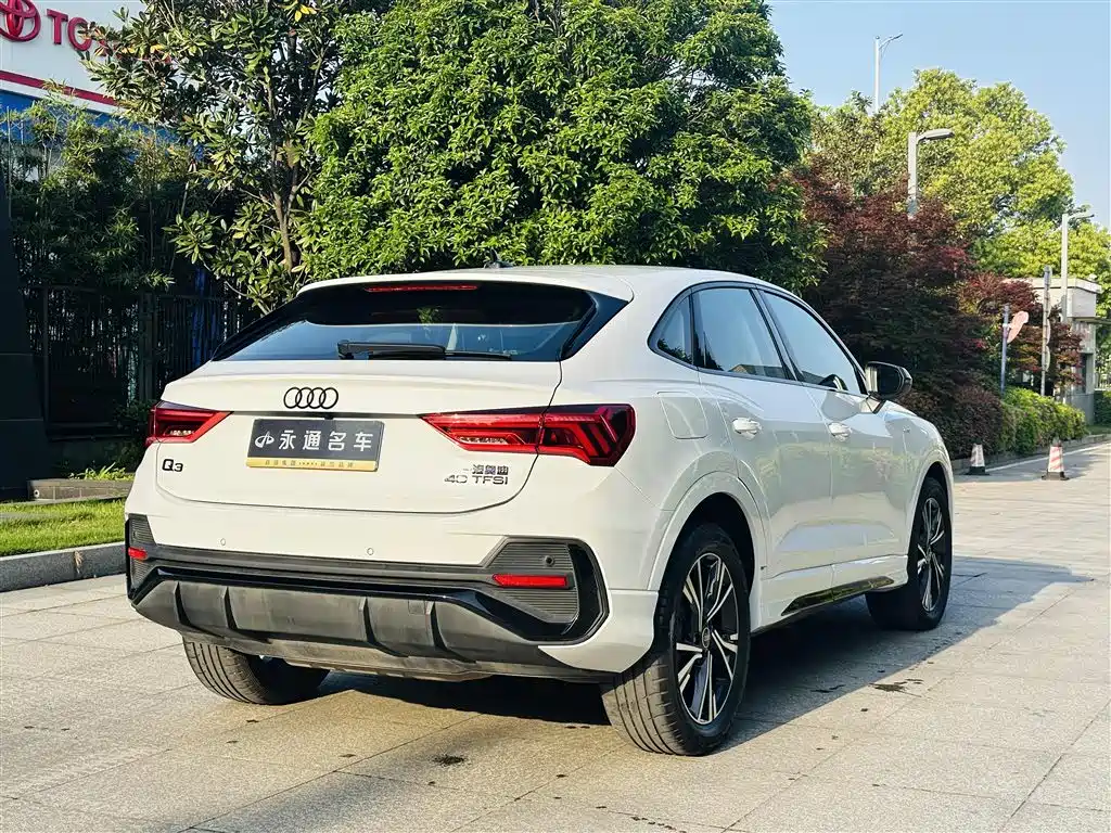 Audi Q3 Sportback 2023 40 TFSI Fashion фото 15