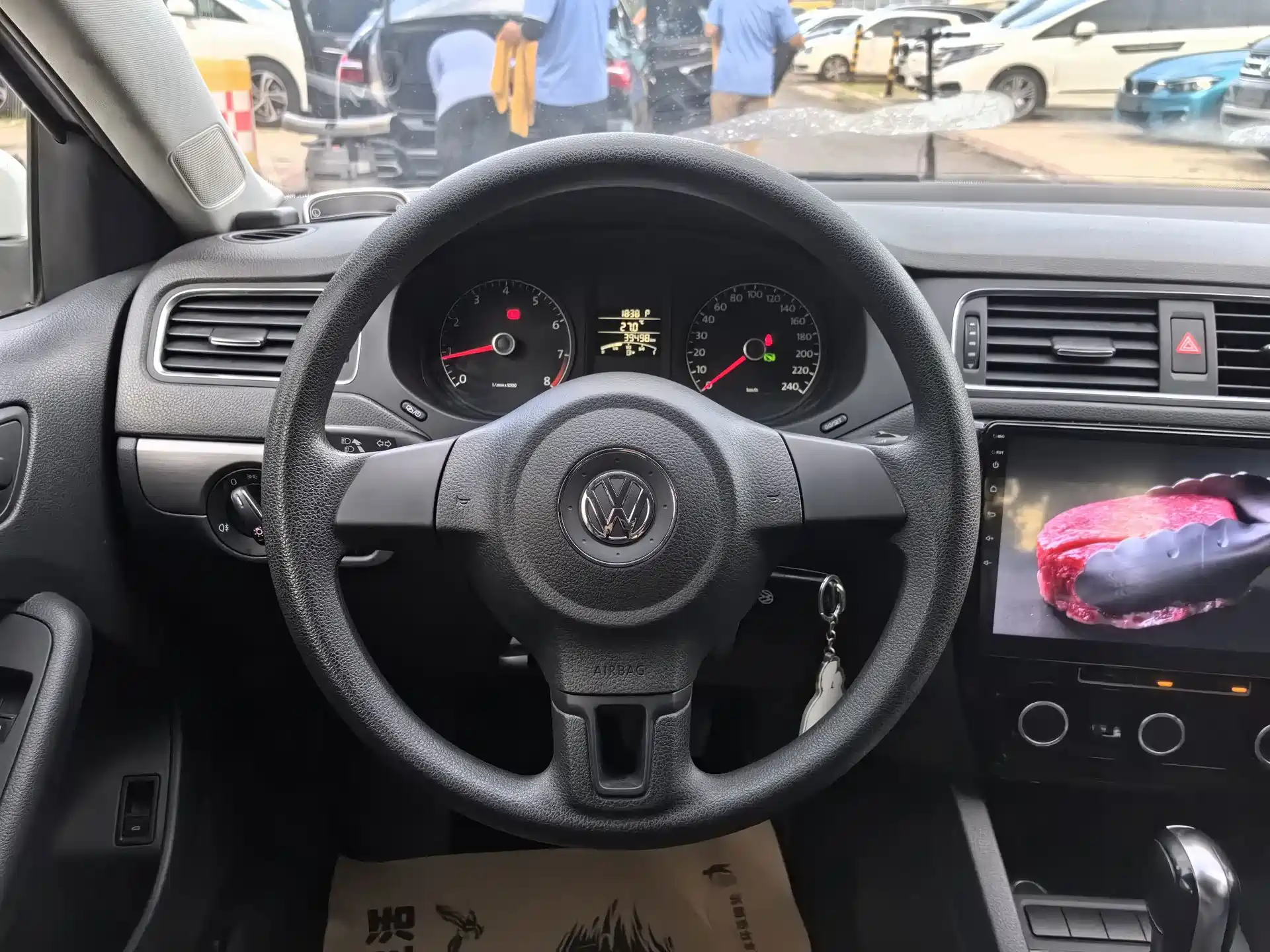 صورة 17 - Volkswagen Sagitar