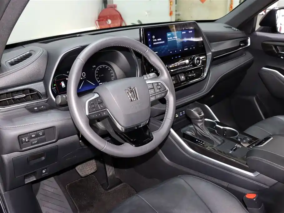 Toyota Crown Kluger 2022 2.5L HEV 4WD Premium Edition фото 10