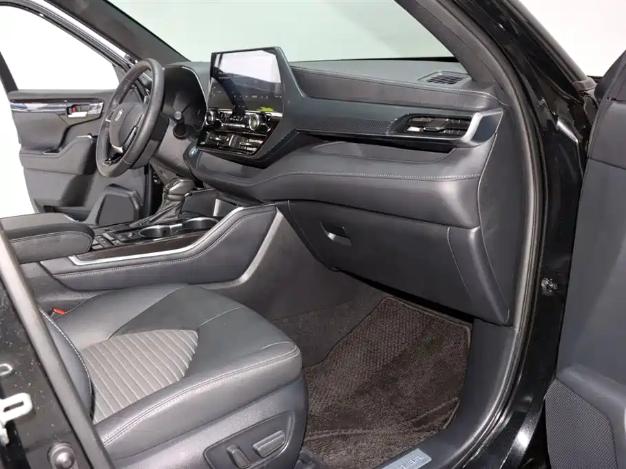 Toyota Crown Kluger 2022 2.5L HEV 4WD Premium Edition фото 8
