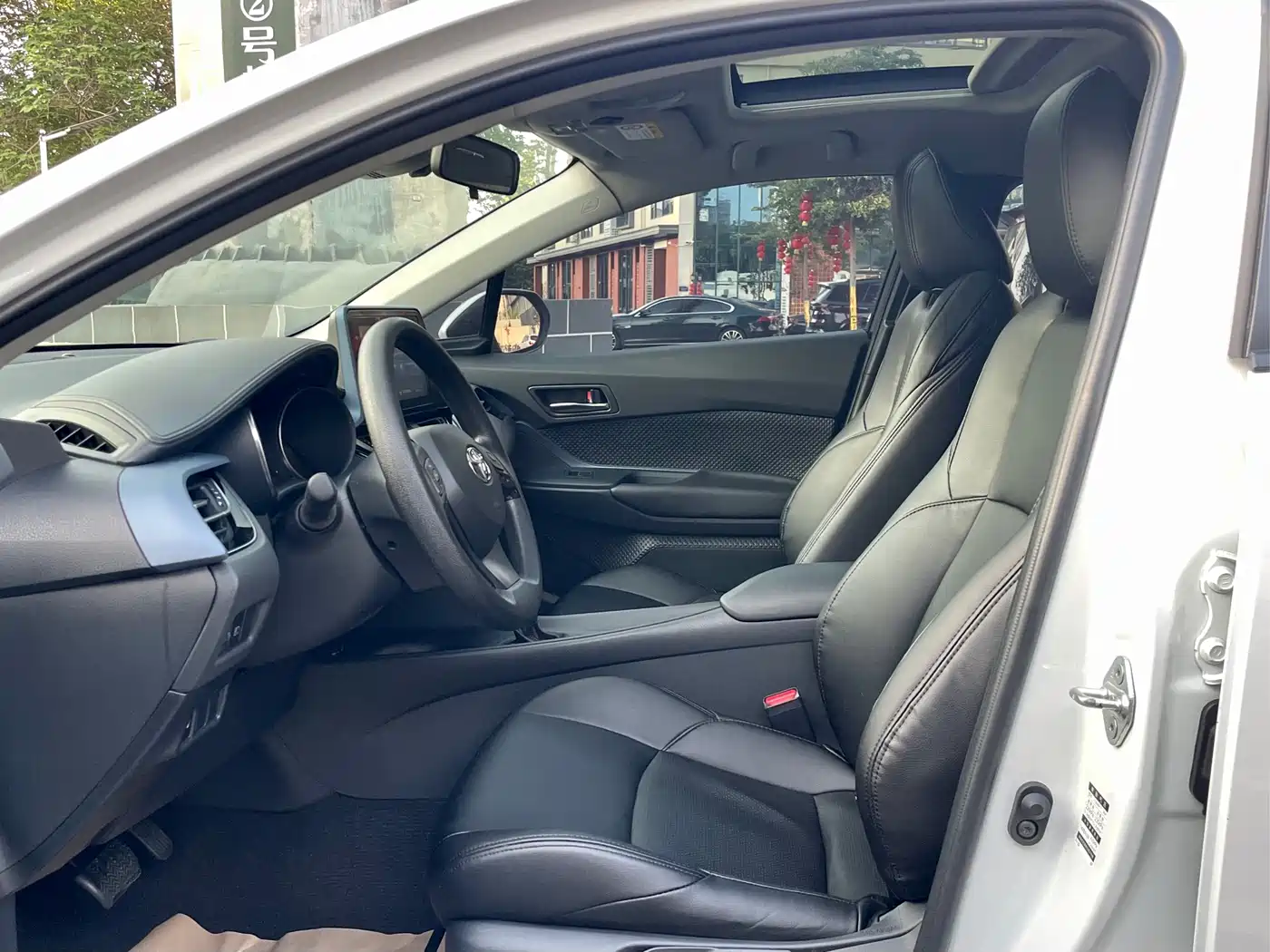 Toyota IZOA 2023 2.0L Yi-Xiang Edition фото 11