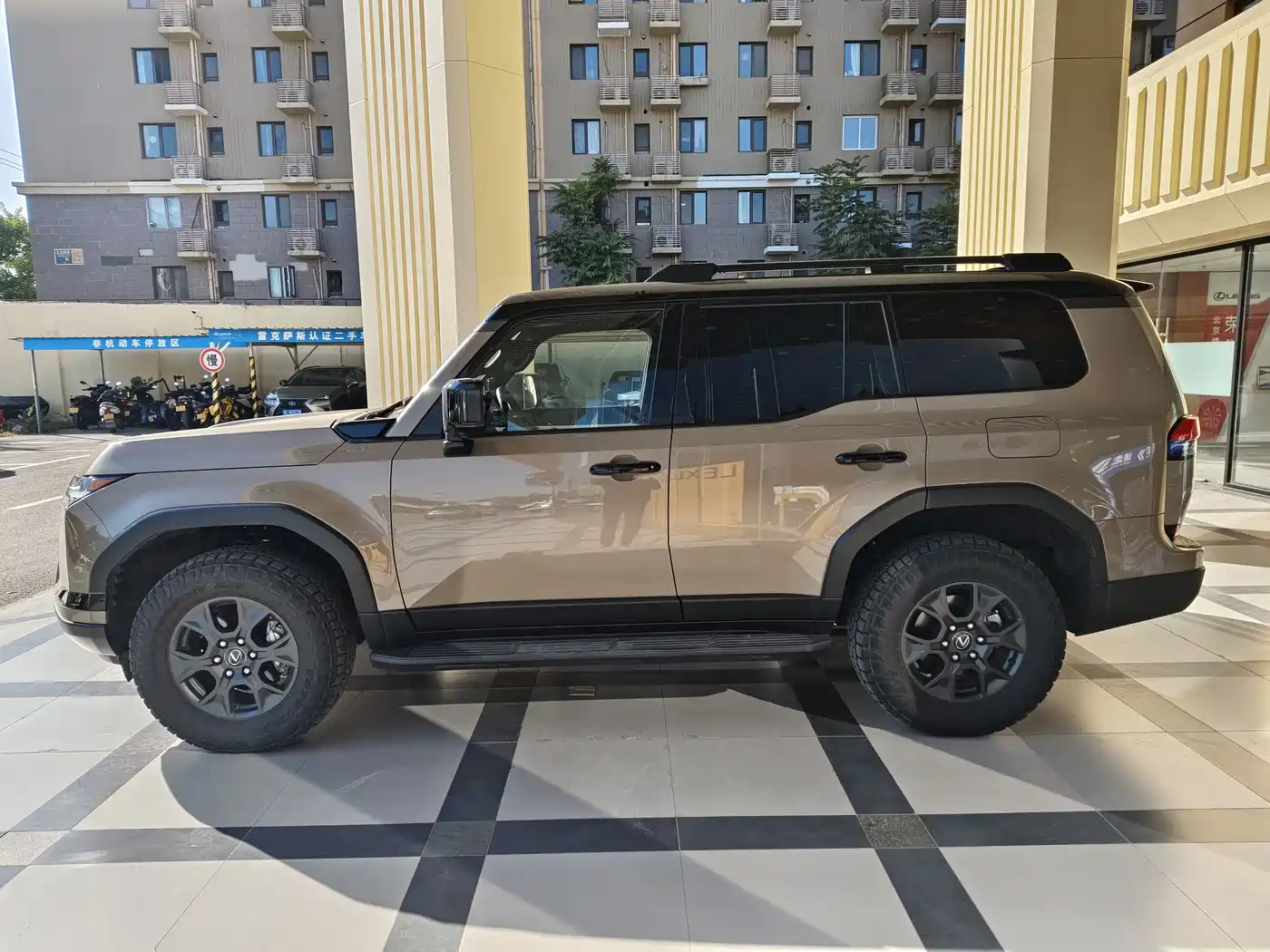 Lexus GX 2024 OVERTRAIL Summit Edition фото 3