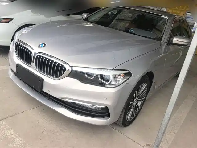 BMW 5 SERIES