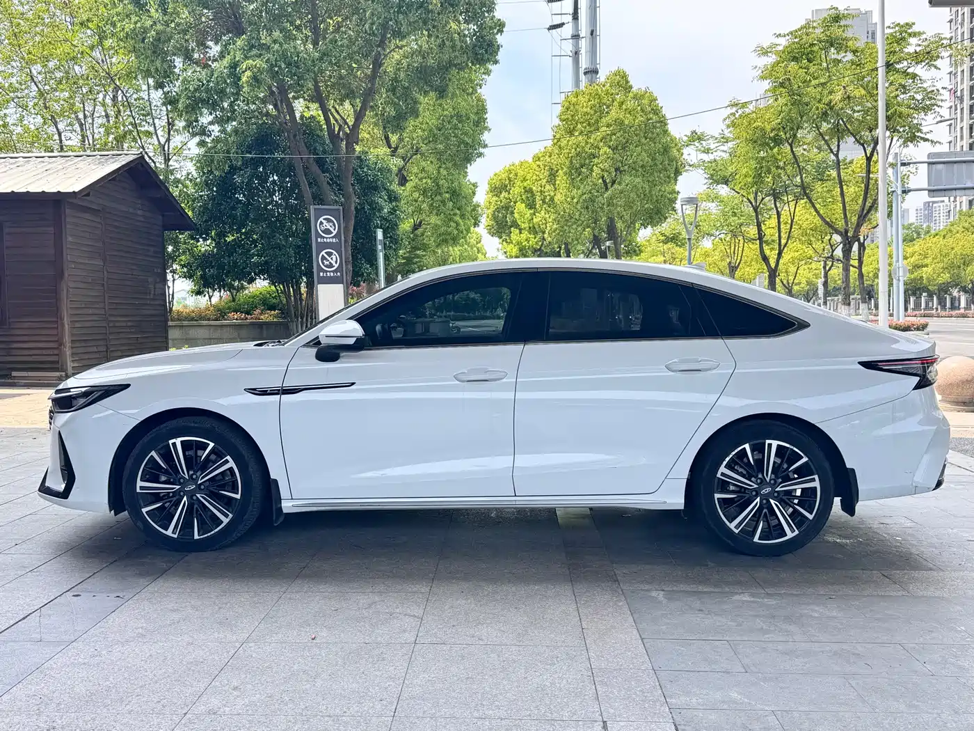 Chery Arrizo 8 2022 2022 1.6T DCT Shang