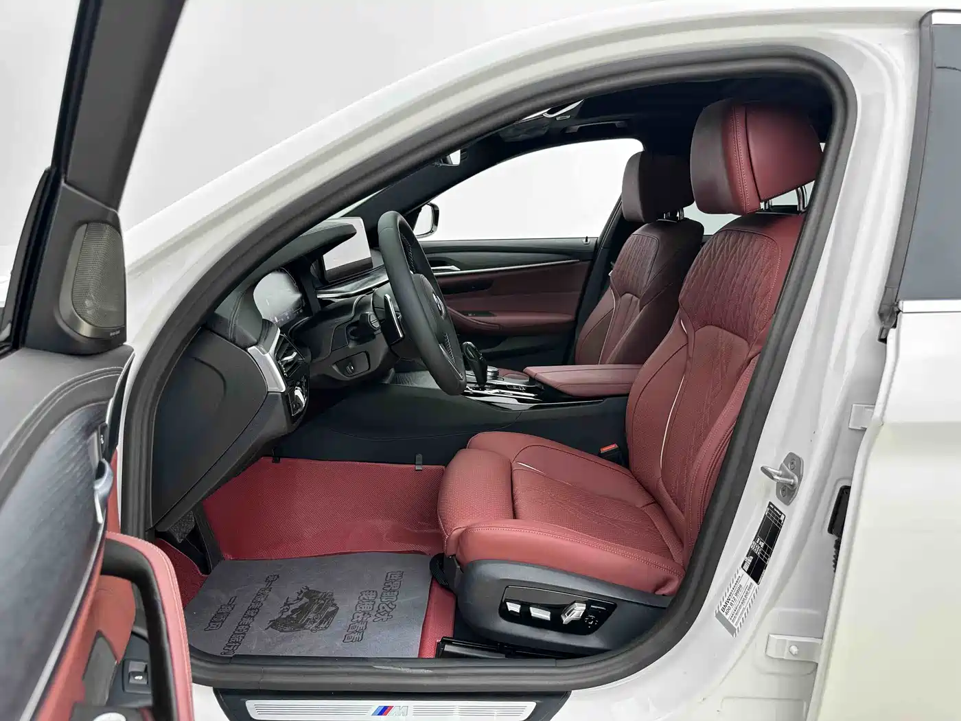 BMW 5 Series 2023 530Li Premium M Sport Package фото 11
