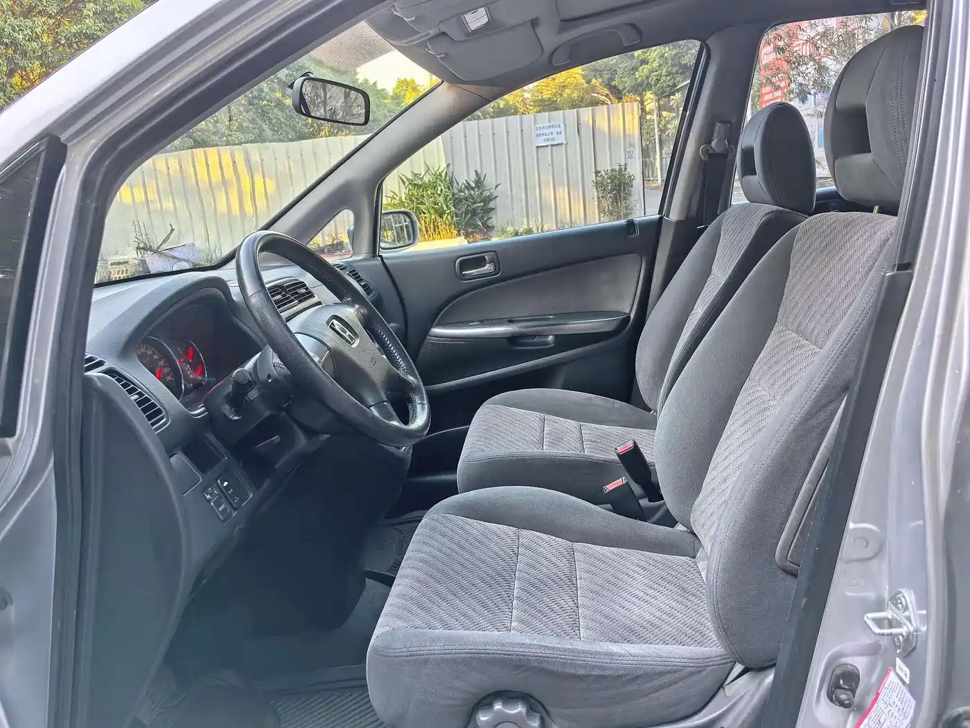Honda Stream 2004 2.0 AT фото 14