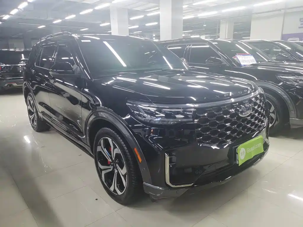 Photo 8 - Ford Explorer